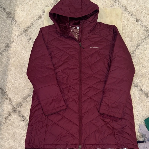 Columbia Women's Maroon Hooded Omni Heat coat - Picture 1 of 2